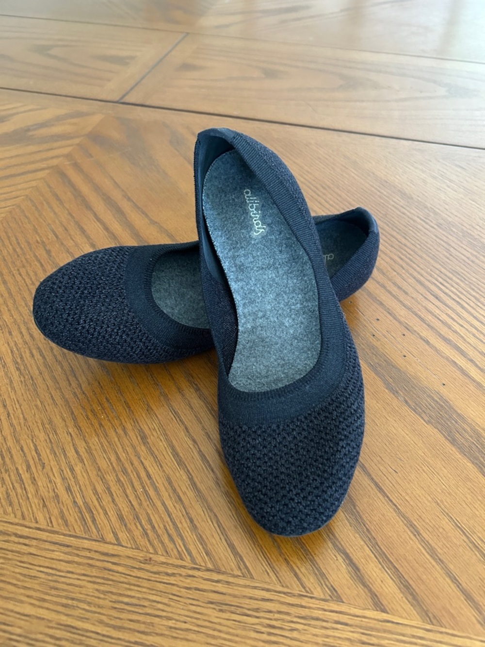 Women's Allbirds Black Knit Treebreezers size 9.5
